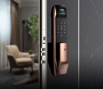Bridging Security Gaps: How Commercial Smart Locks Enhance Business Protections